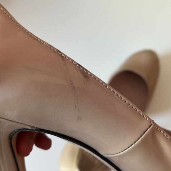 Stuart Weitzman nude vinyl leather platform pumps - Picture 6 of 8